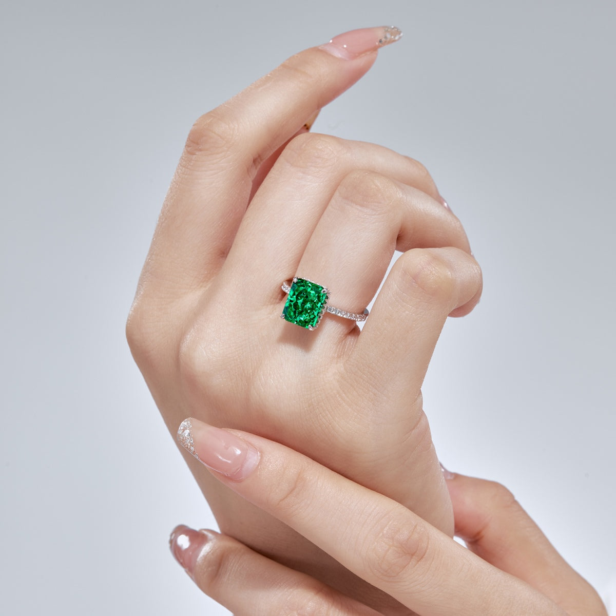 [RAFFINE]4.0 Carat Luxurious Engagement Ring