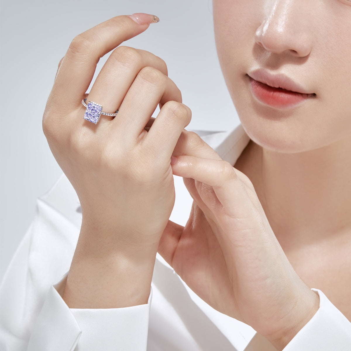 [RAFFINE]4.0 Carat Luxurious Engagement Ring