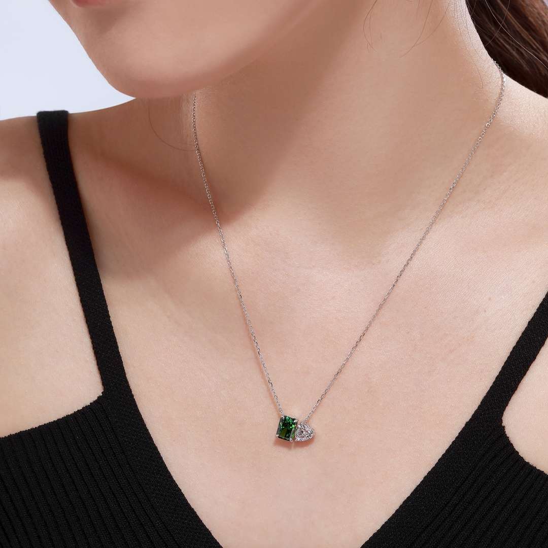 [RAFFINE]Collar deslumbrante con forma de cuadrado y corazón