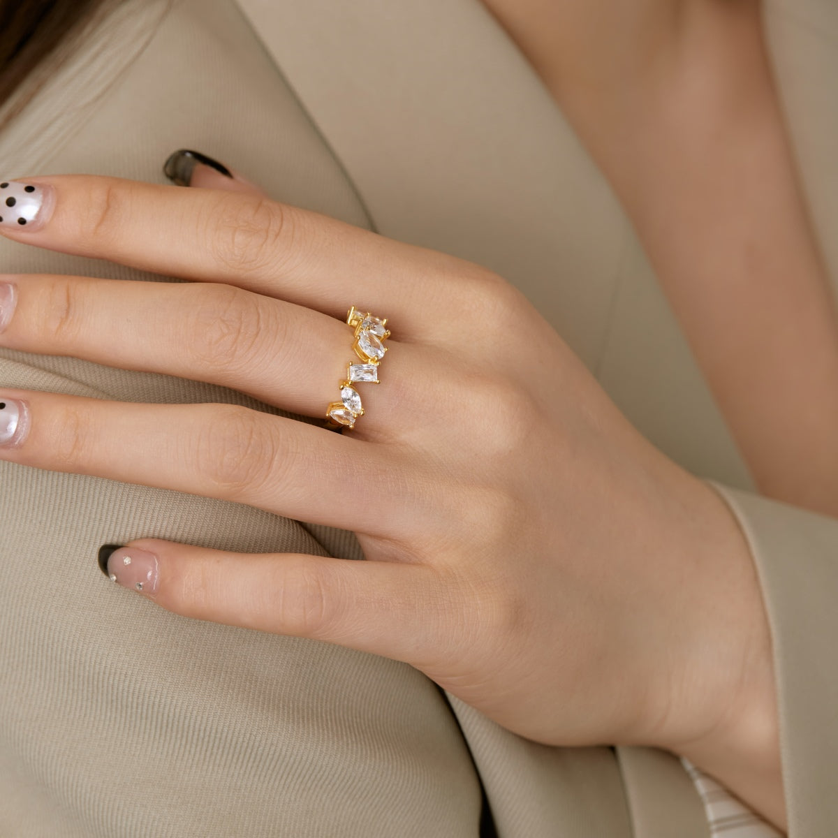 [RAFFINE]Delicate Multi Cut Ring