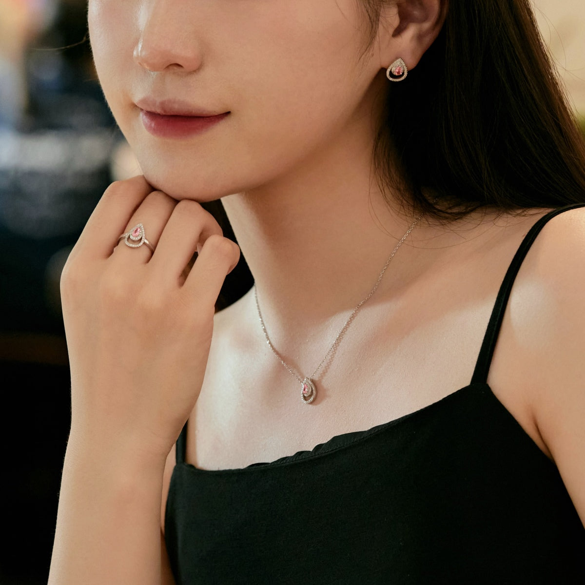 [RAFFINE]Collar brillante con corte de pera