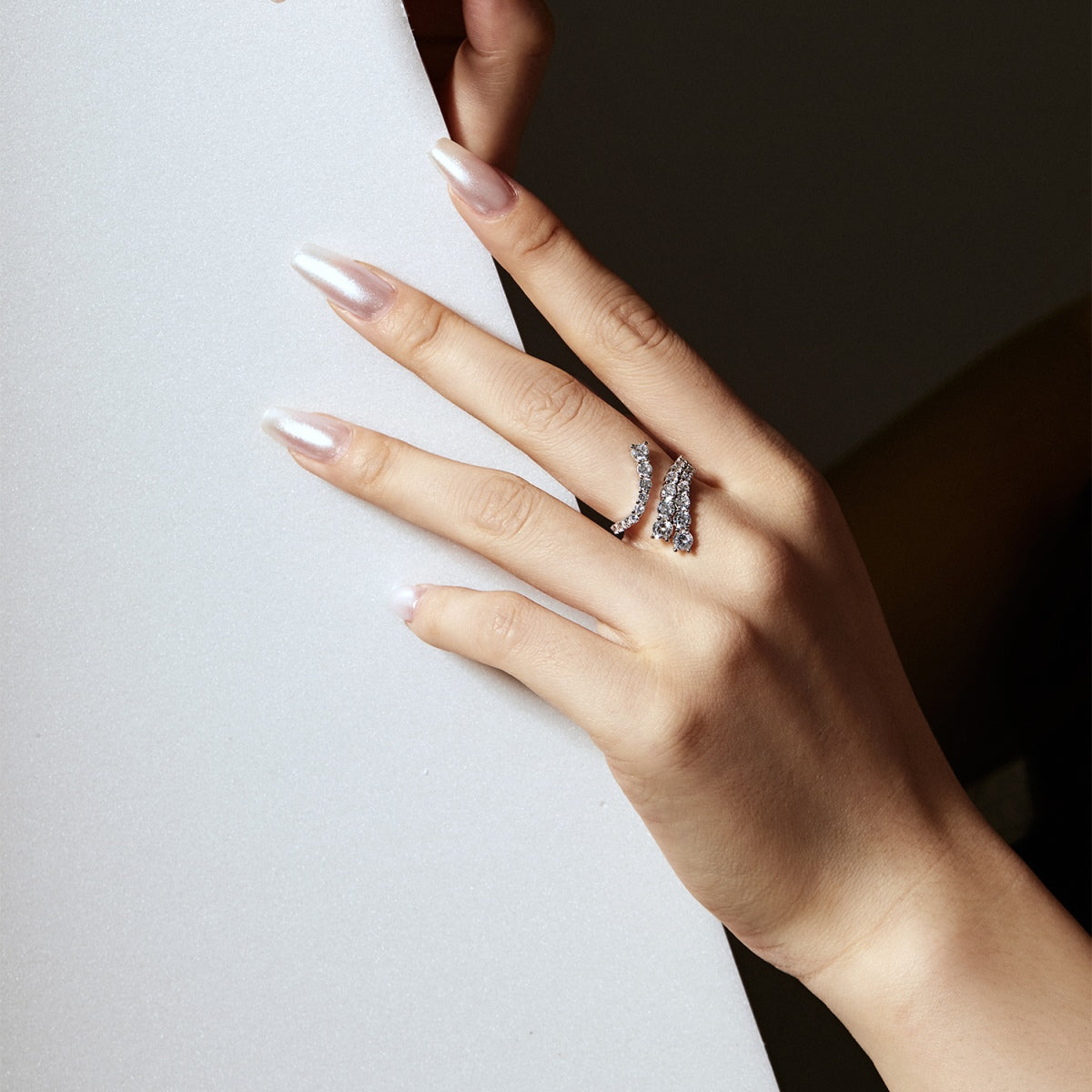 [RAFFINE]Unique Vivid Snake Shape Daily Ring