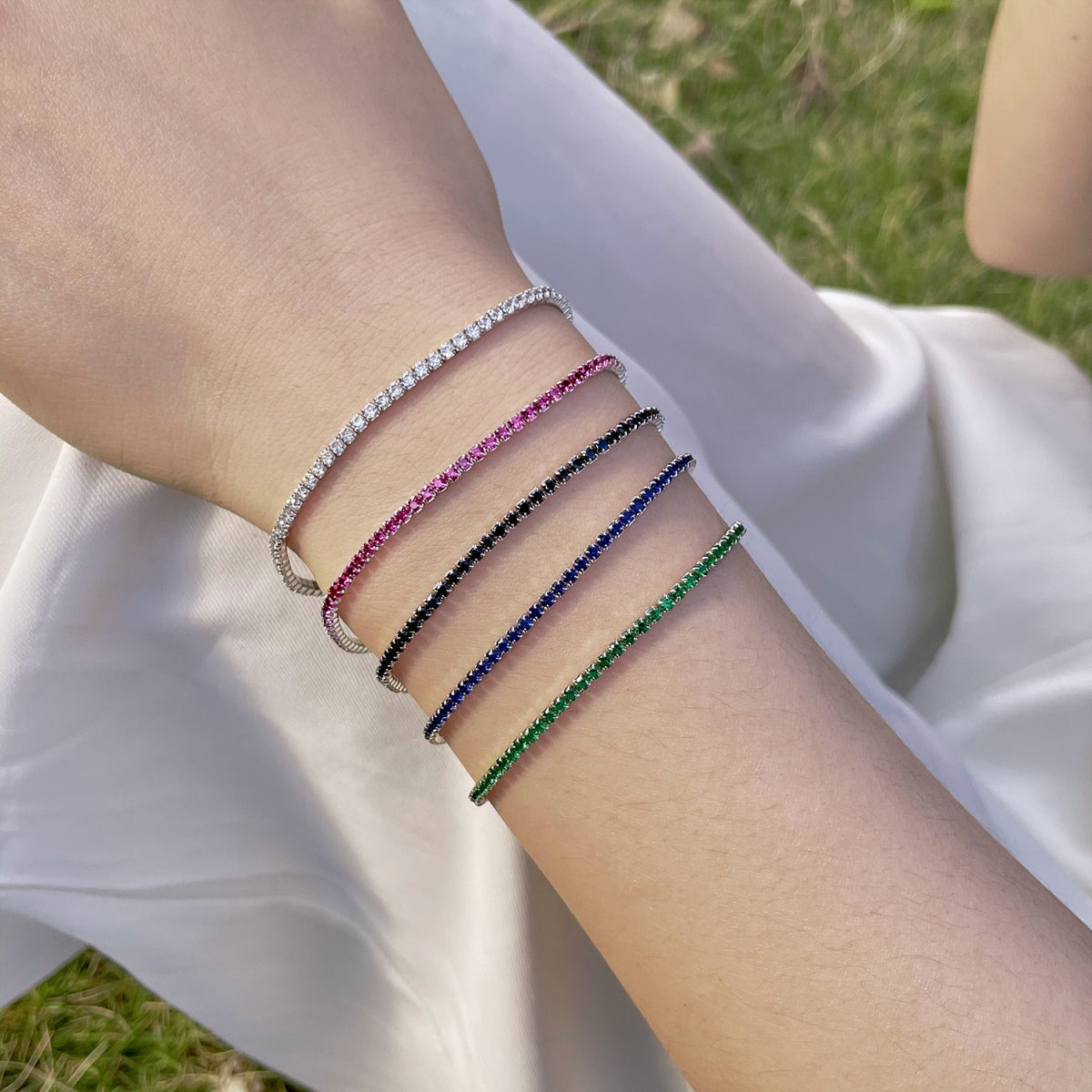 [RAFFINE] Pulsera de fiesta con corte redondo colorido y radiante