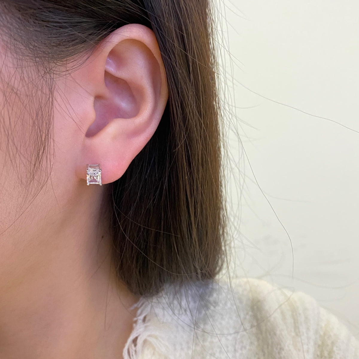 [RAFFINE]Stylish Shiny Rectangular Center Stone Stud Earrings