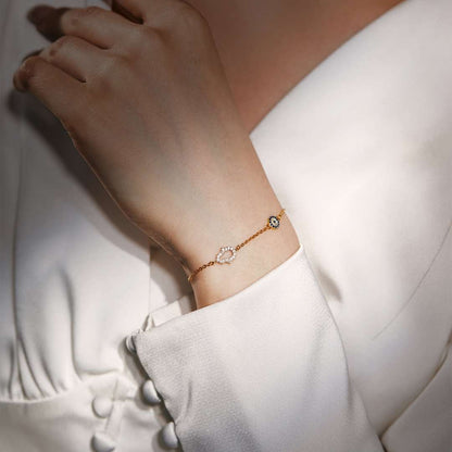 [RAFFINE]Collar con forma de Gost y forma redonda