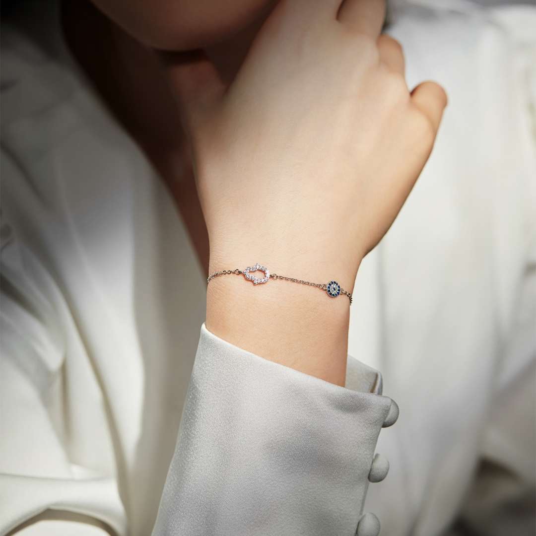 [RAFFINE]Collar con forma de Gost y forma redonda