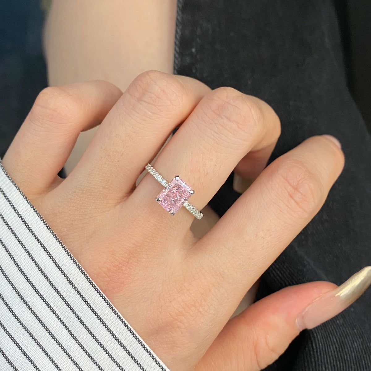 [RAFFINE]2.0 Carat Dazzling Sparkling Radiant Cut Party Ring