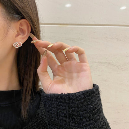 [RAFFINE] Exquisitos pendientes con forma de mariposa