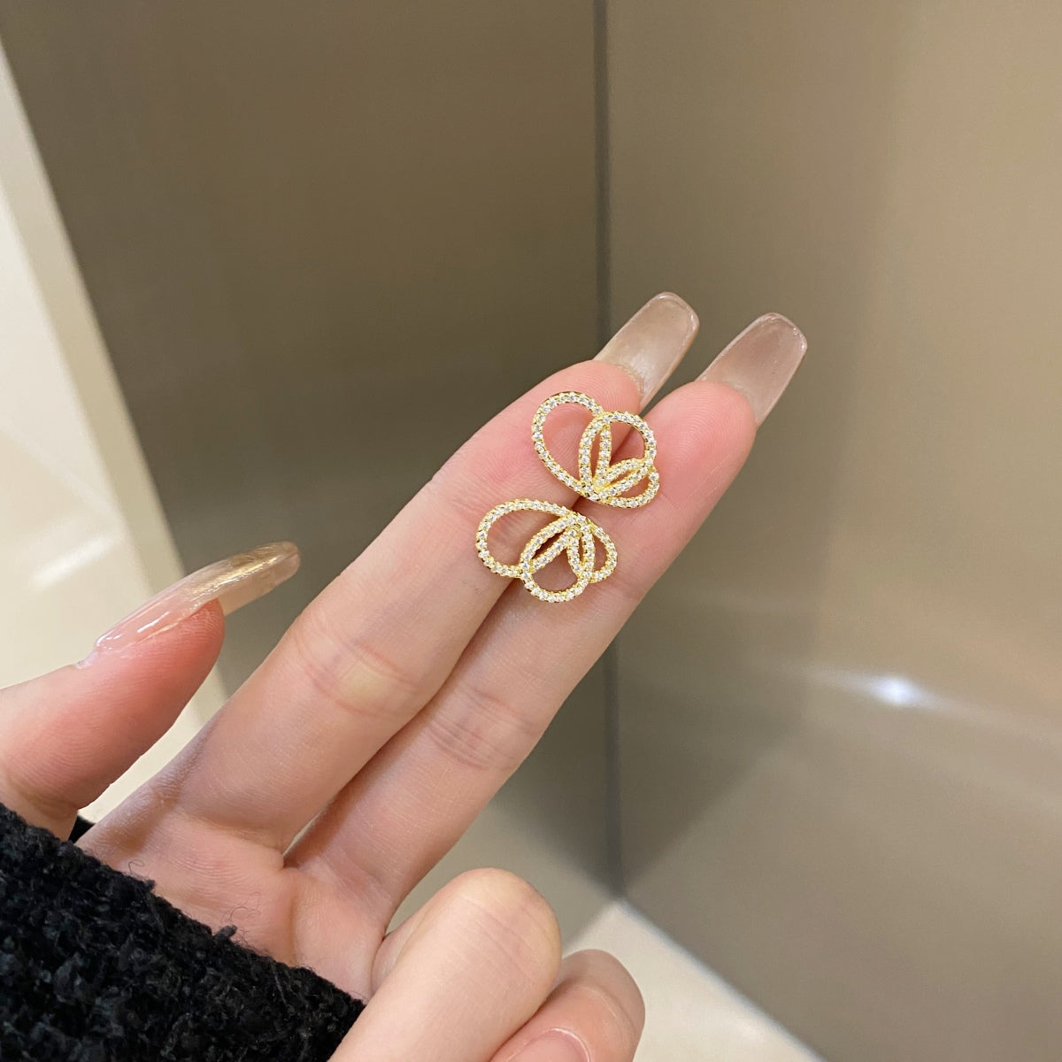 [RAFFINE] Exquisitos pendientes con forma de mariposa
