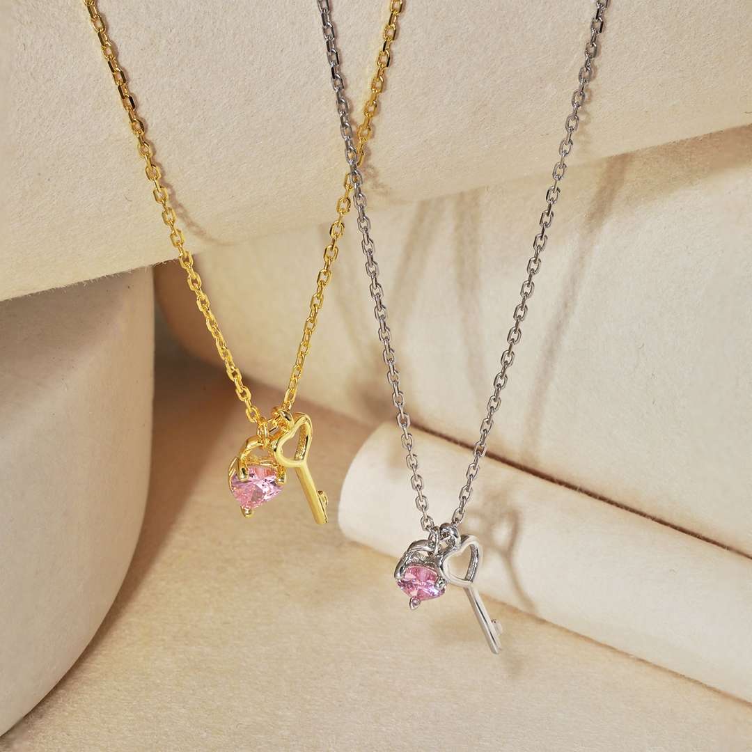 [RAFFINE]Collar único con colgante de llave en forma de corazón
