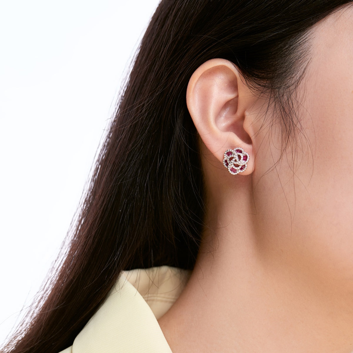 [RAFFINE] Exquisitos pendientes diarios con forma de flor