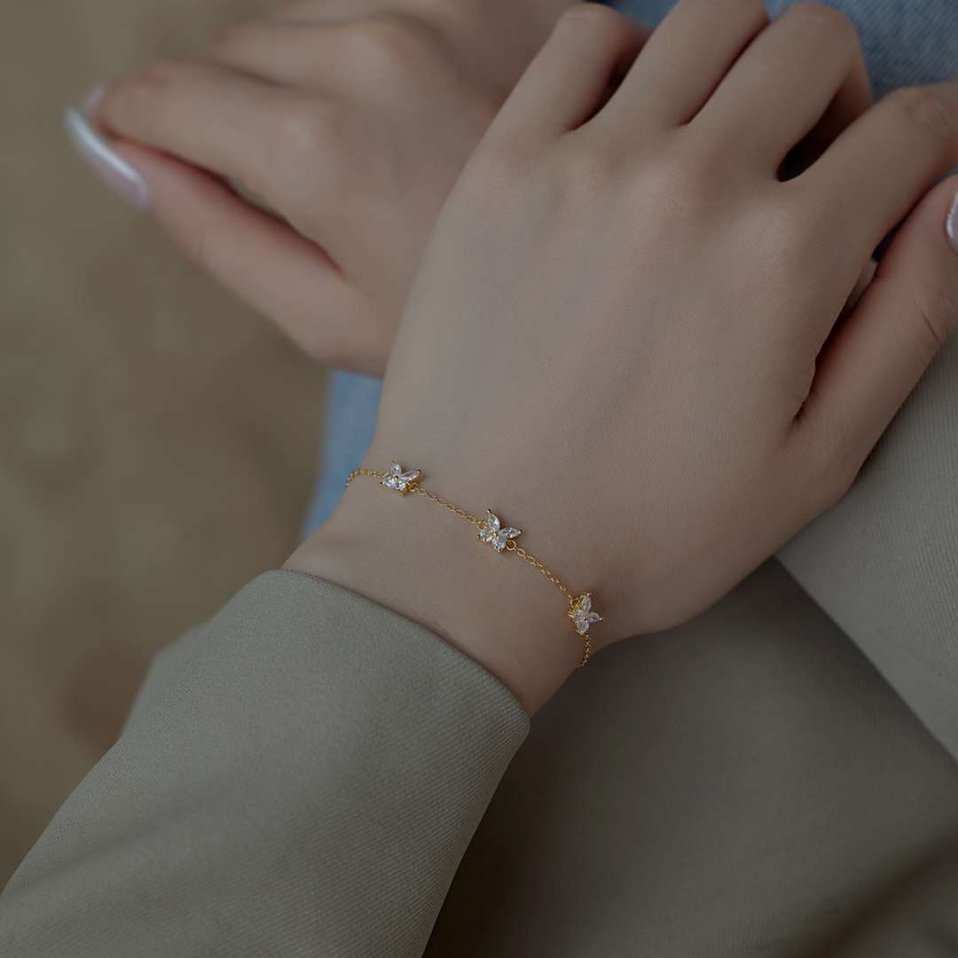 [RAFFINE]Radiant Butterfly Shape Necklace