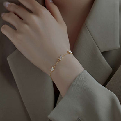 [RAFFINE]Radiant Butterfly Shape Necklace