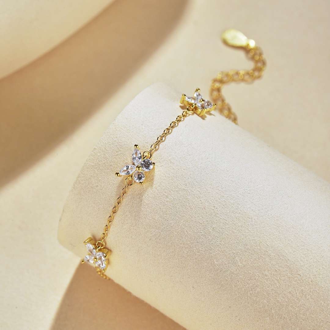 [RAFFINE]Radiant Butterfly Shape Necklace