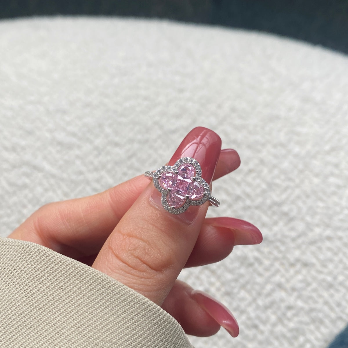 [RAFFINE]Luxurious Eternity Flower Shape Banquet Ring