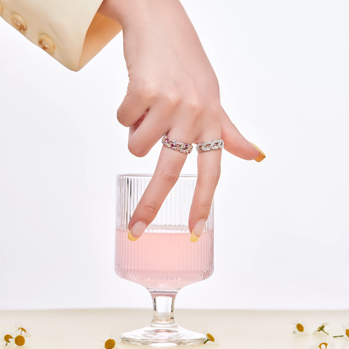 [RAFFINE]Sparkling Vibrant Emerald Cut Daily Ring
