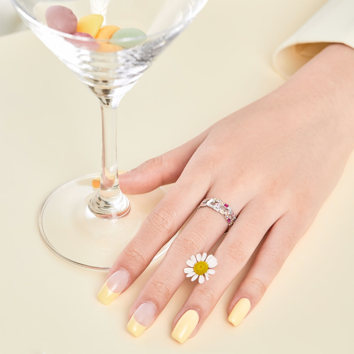 [RAFFINE]Sparkling Vibrant Emerald Cut Daily Ring