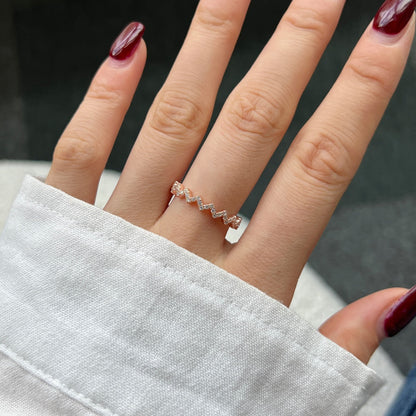 [RAFFINE]Delicate Enchanting Wave Shape Daily Ring