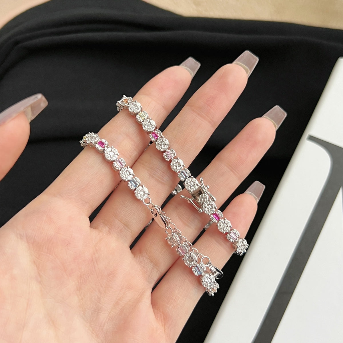 [RAFFINE]Dazzling Radiant Multi Cut Daily Bracelet