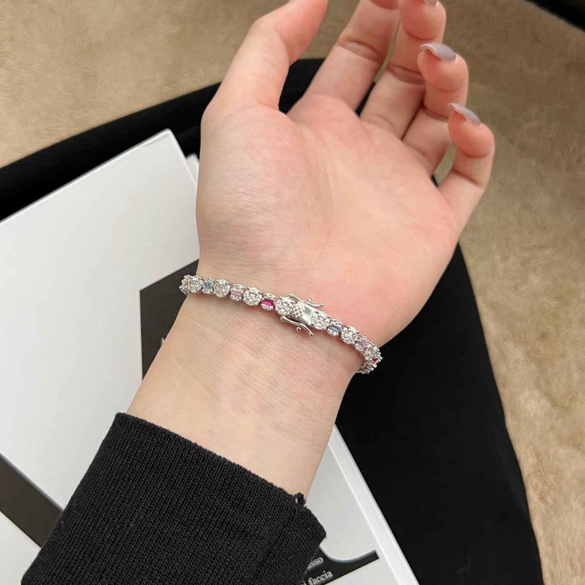 [RAFFINE]Dazzling Radiant Multi Cut Daily Bracelet