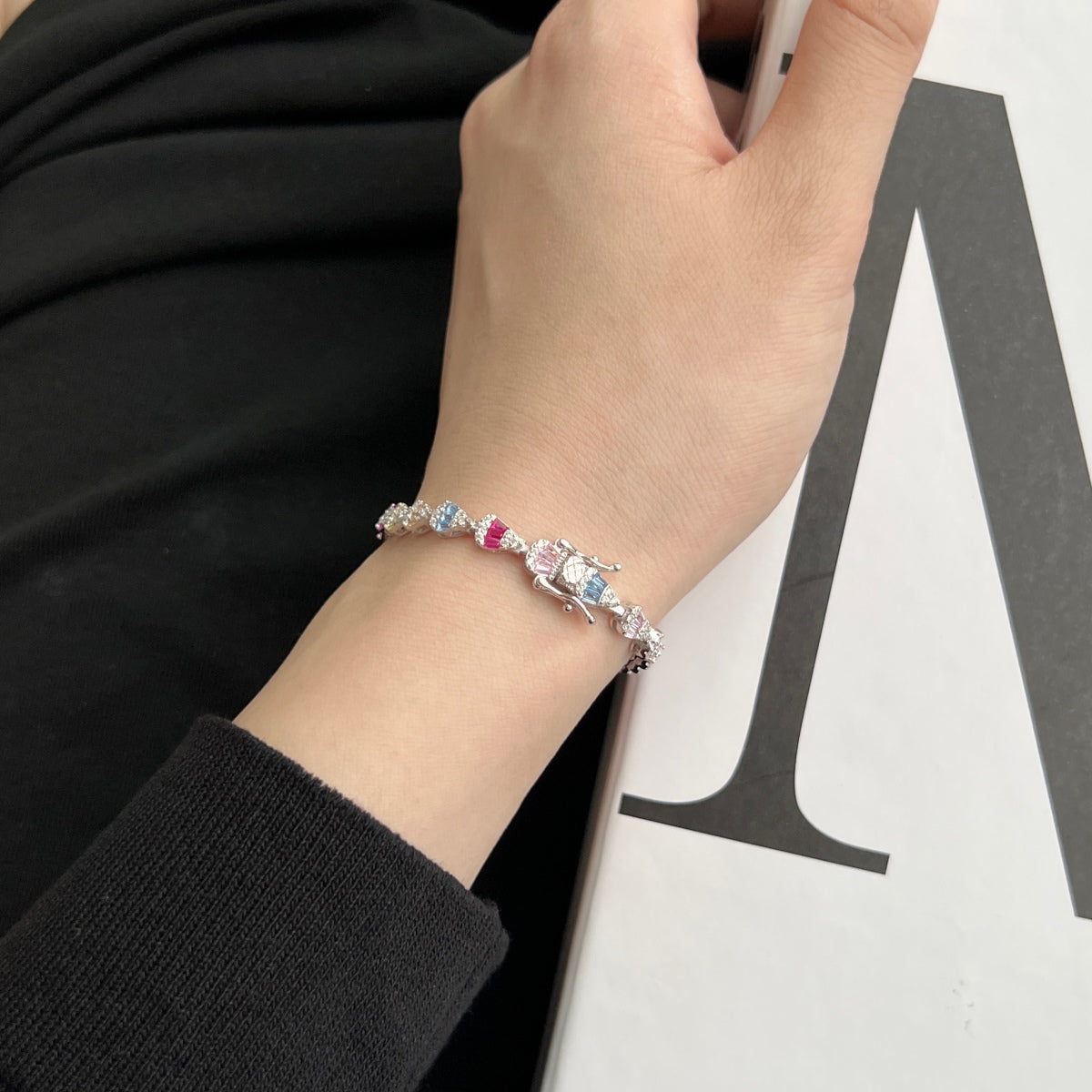[RAFFINE]Pulsera diaria con forma de gota de agua radiante