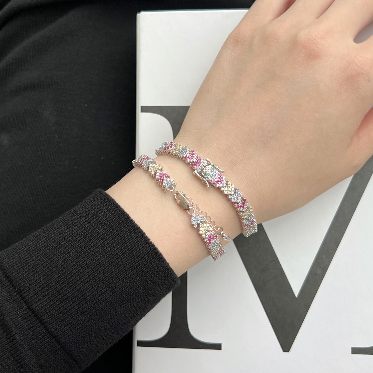 [RAFFINE]Pulsera de fiesta adornada con corte redondo brillante