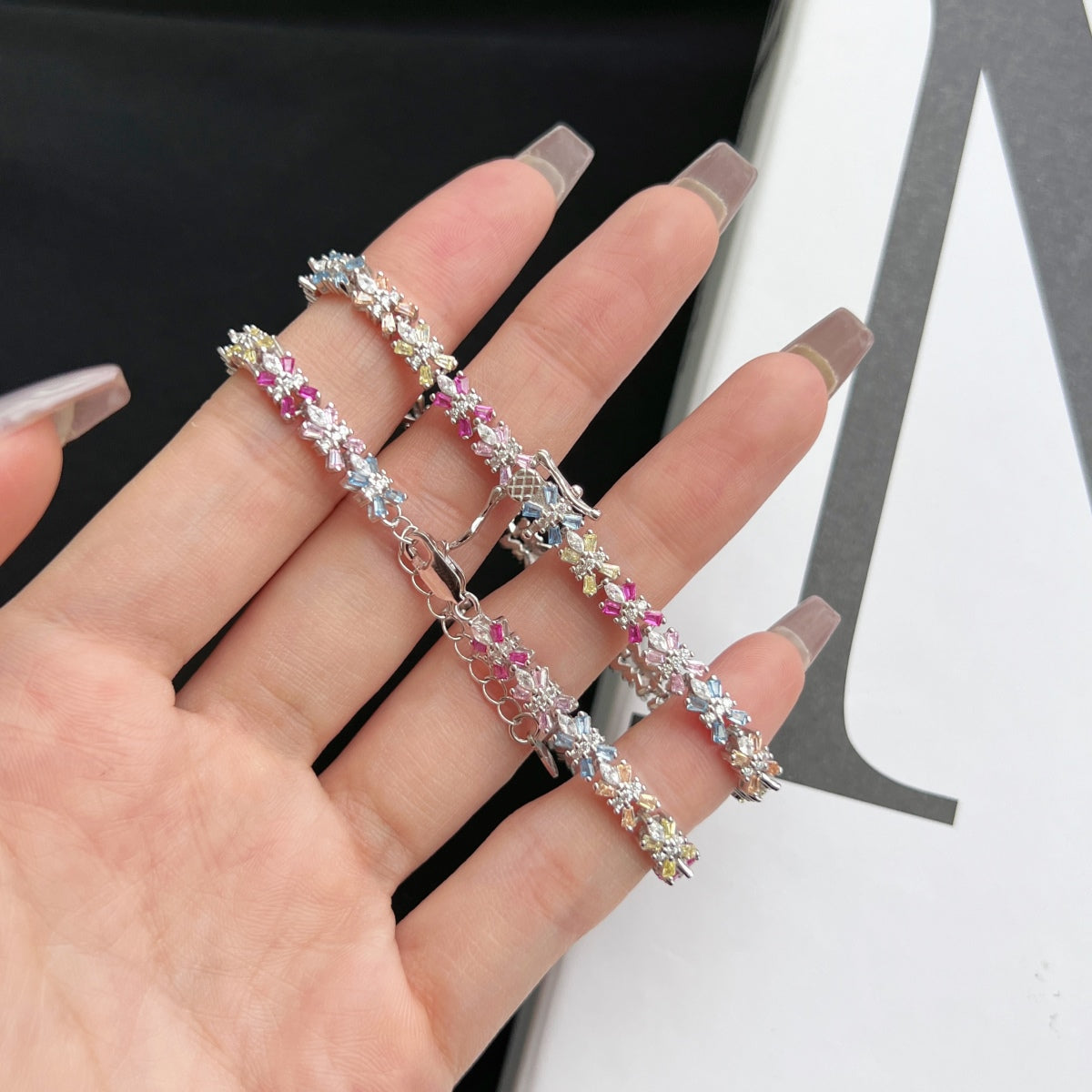 [RAFFINE] Pulsera de fiesta con corte esmeralda radiante y colorido