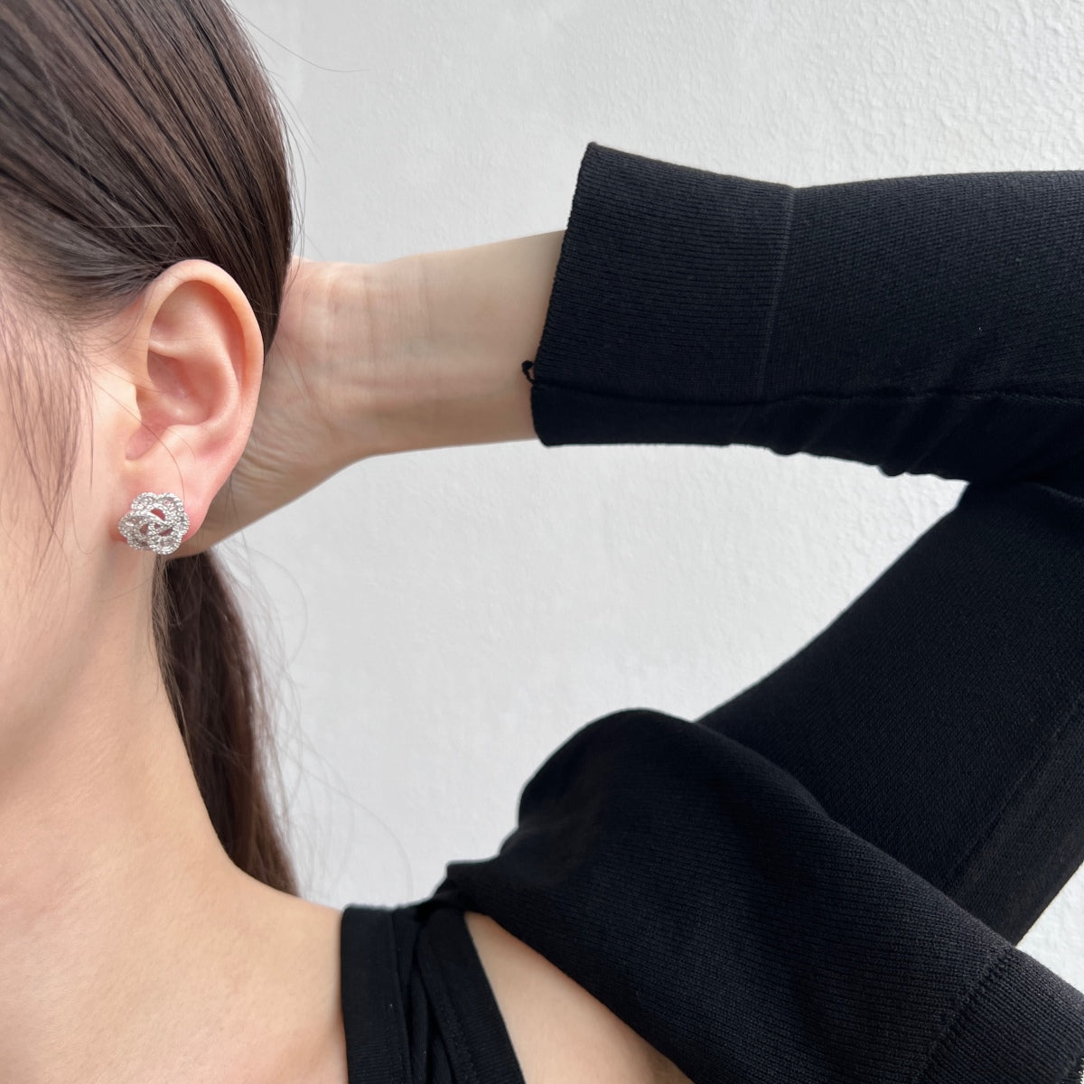 [RAFFINE] Exquisitos pendientes diarios con forma de flor