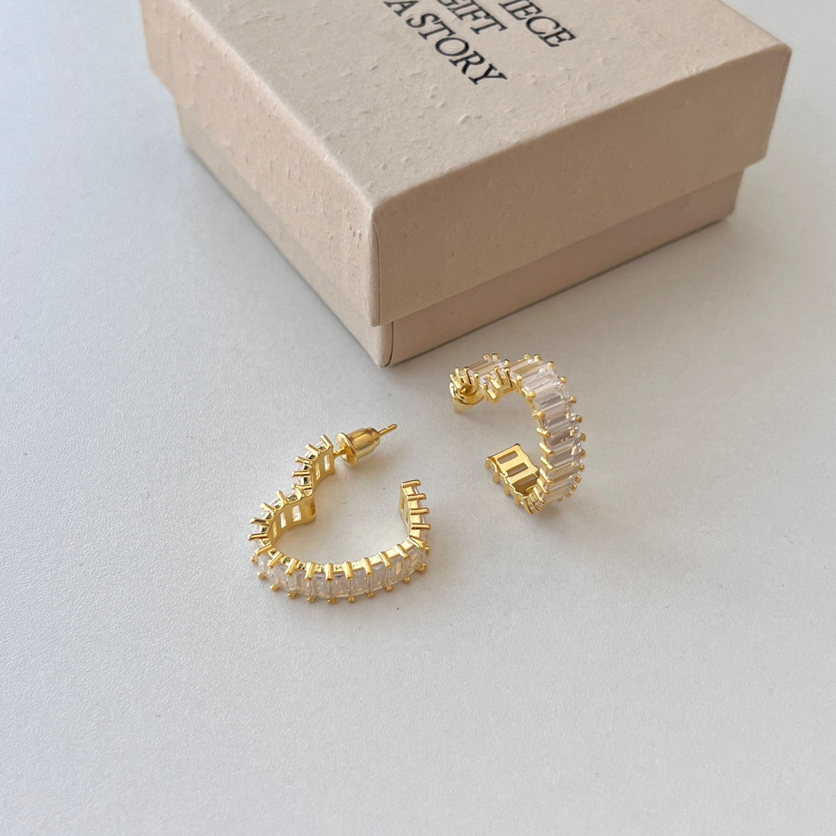 [RAFFINE]Pendientes de corazón radiante recortado