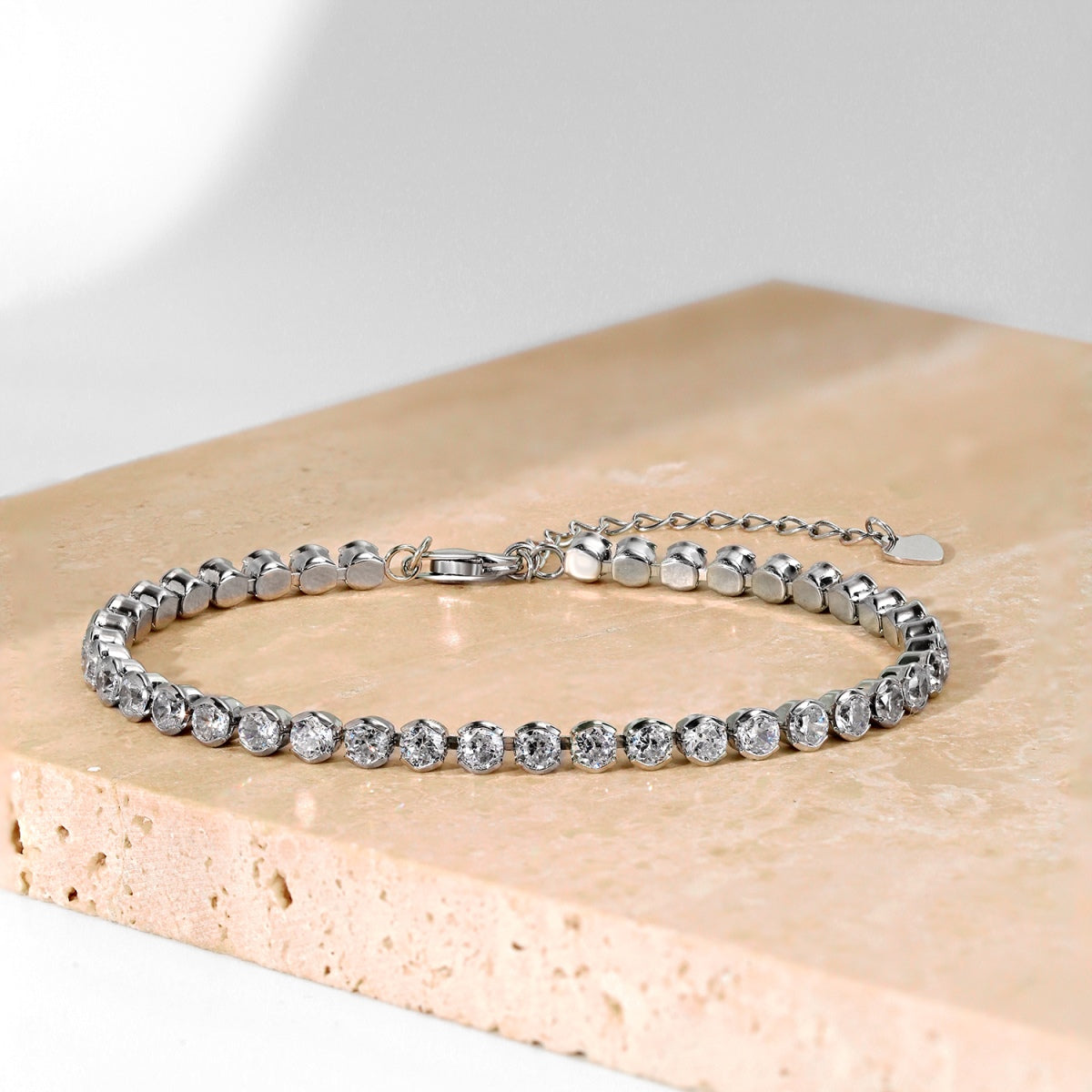 [RAFFINE]Dazzling Sparkling Round Cut Daily Bracelet