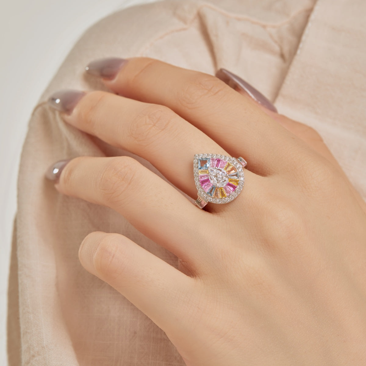 [Raffine]Eleganter bunter Bankettring in Wassertropfenform