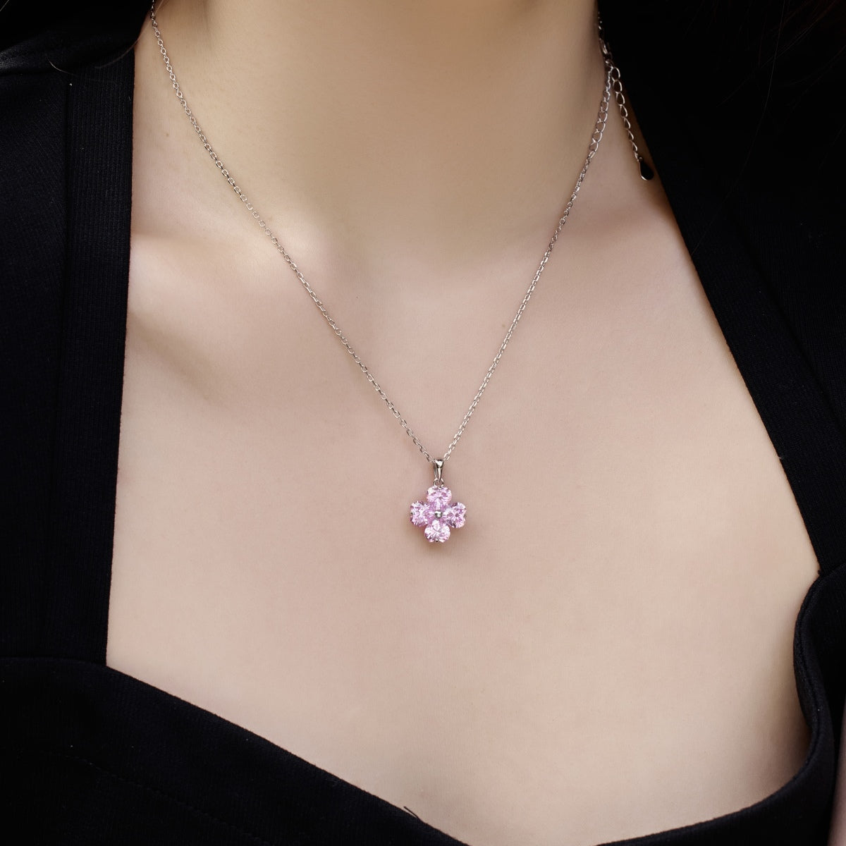 [RAFFINE]Collar de cuentas de trébol de cuatro hojas en forma de corazón