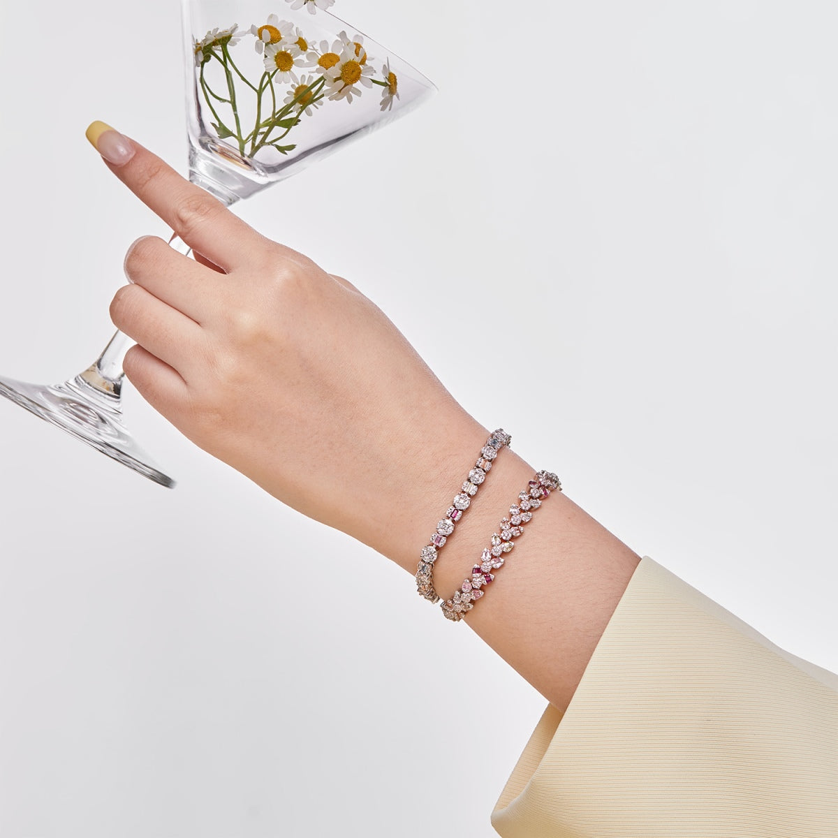 [RAFFINE]Dazzling Radiant Multi Cut Daily Bracelet
