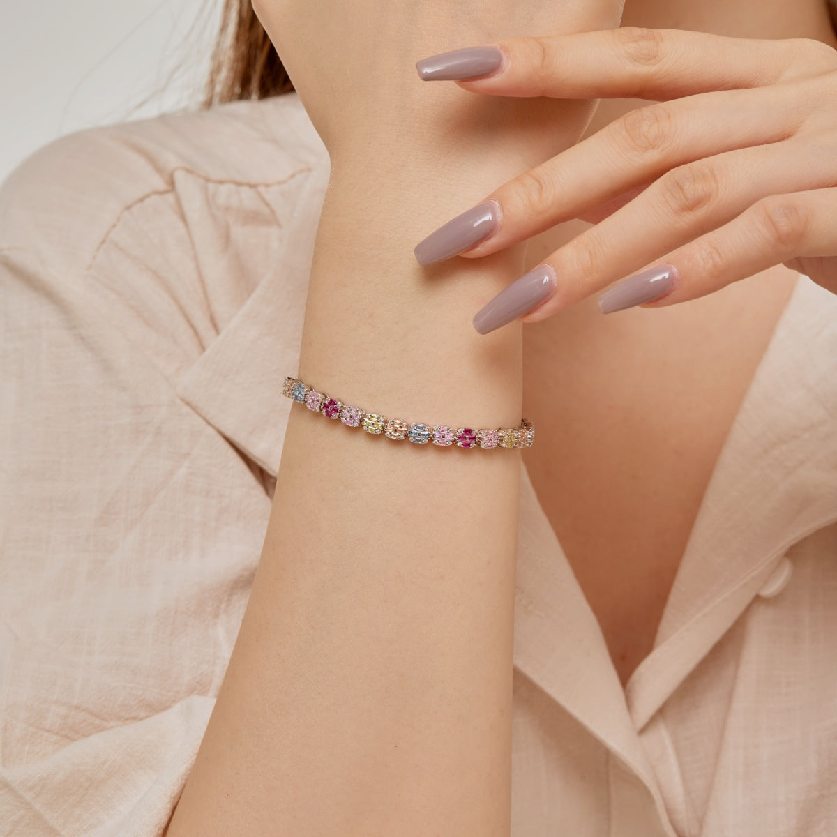 [Raffine] Zartes, farbenfrohes Armband im Smaragdschliff