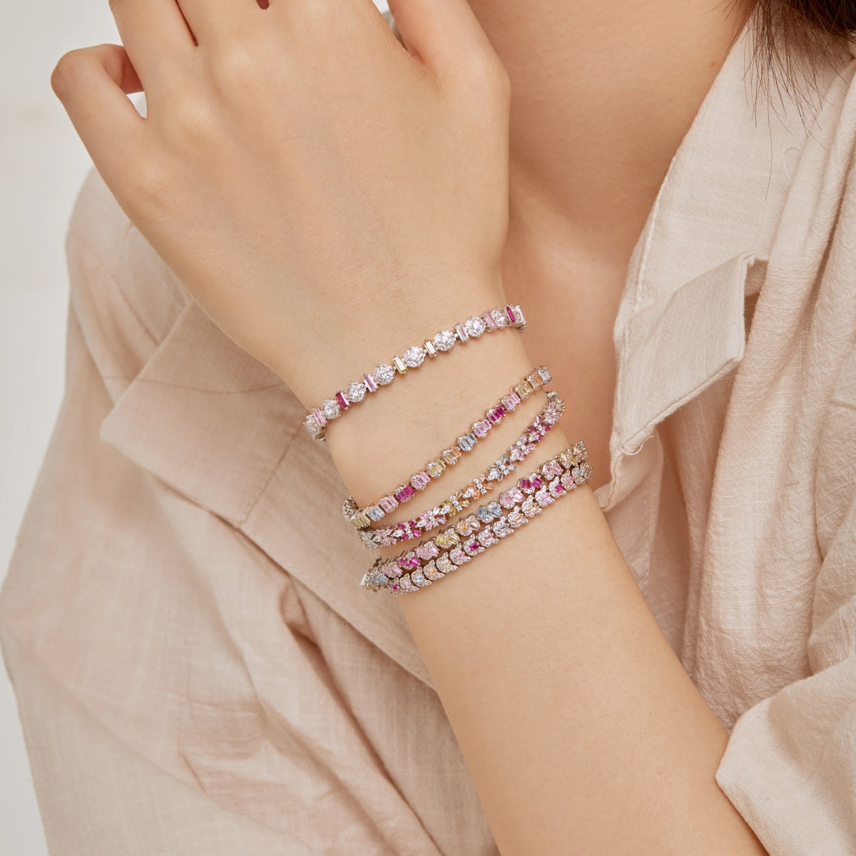 [Raffine] Zartes, farbenfrohes Armband im Smaragdschliff