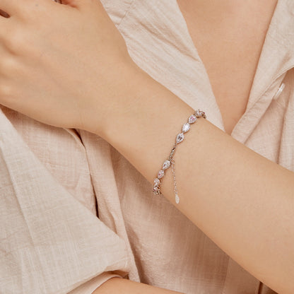 [RAFFINE]0.25 Carat Radiant Water Drop Shape Daily Bracelet