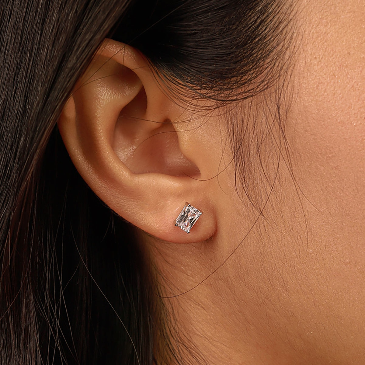 [RAFFINE]Stylish Shiny Rectangular Center Stone Stud Earrings