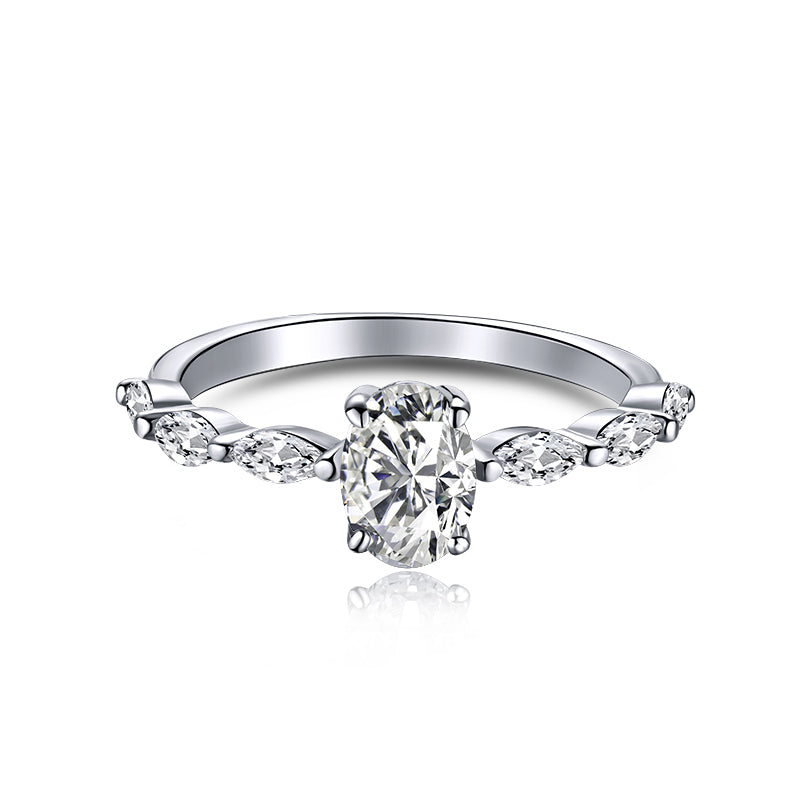 [RAFFINE]0.75 Carat Luxurious Vibrant Elongated Cushion Cut Daily Ring