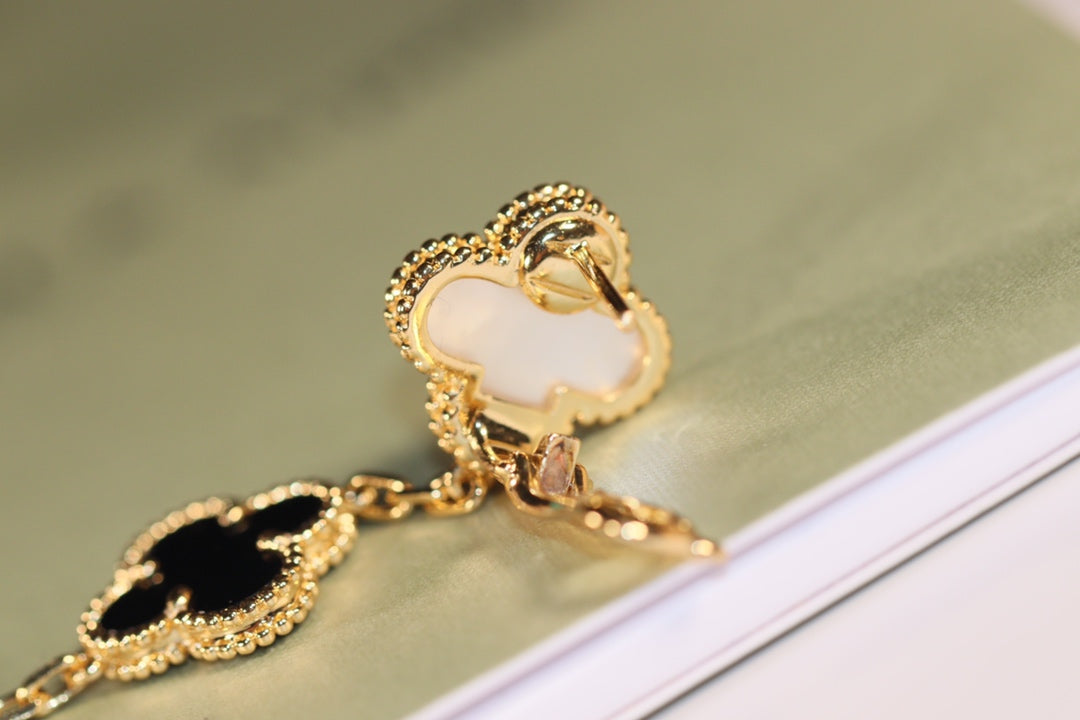 [RAFFINE]CLOVER EARRINGS GOLD ONYX MOP 3 MOTIF