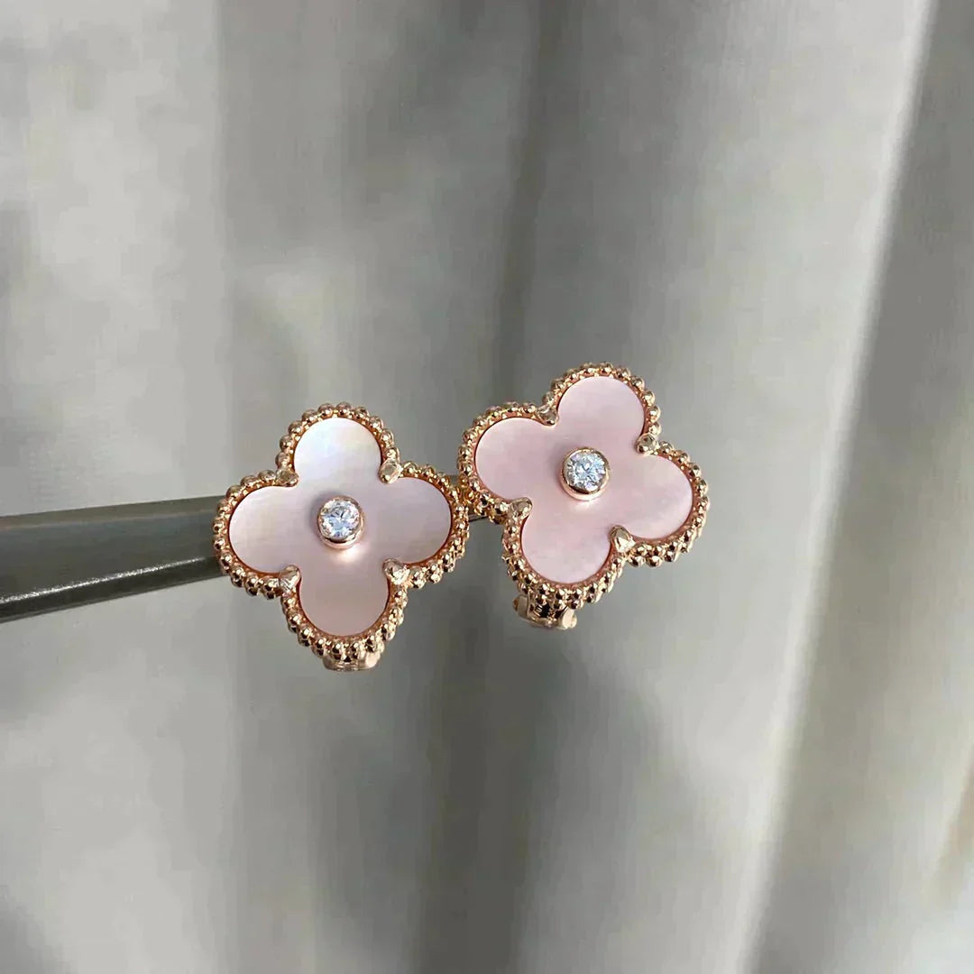 [RAFFINE]CLOVER MEDIUM 1 MOTIFS  PINK MOP DIAMOND EARRINGS