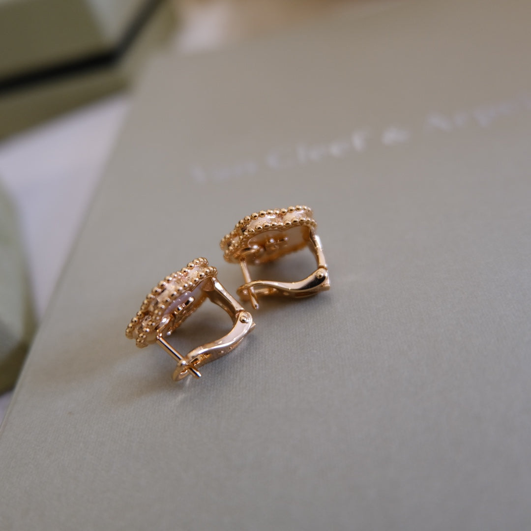 [RAFFINE]LUCKY PINK GOLD WHITE MOP EARRINGS
