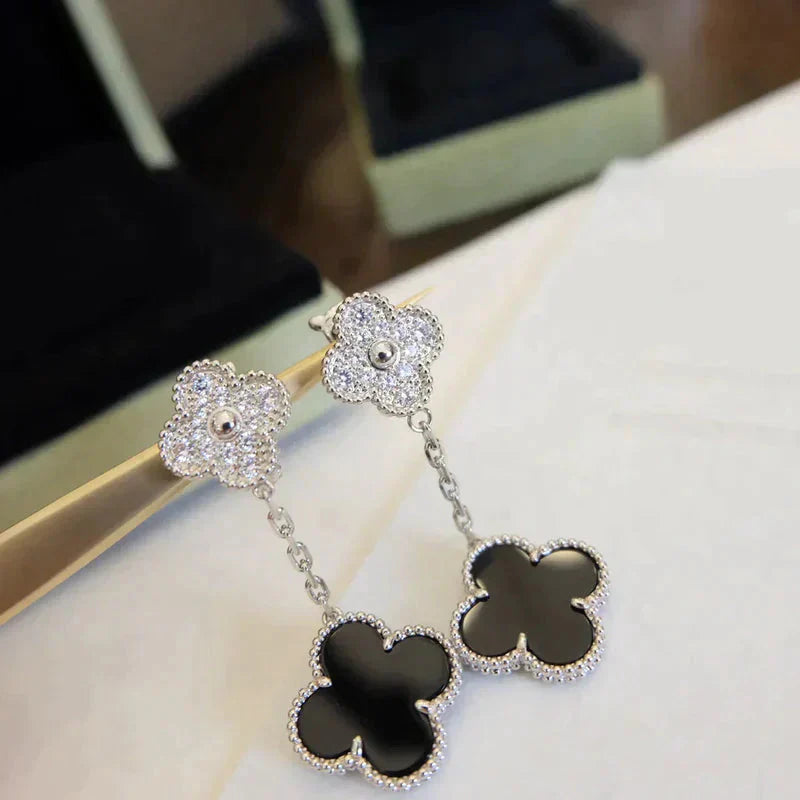 [RAFFINE]CLOVER 2 MOTIFS  DIAMOND ONYX EARRINGS SILVER