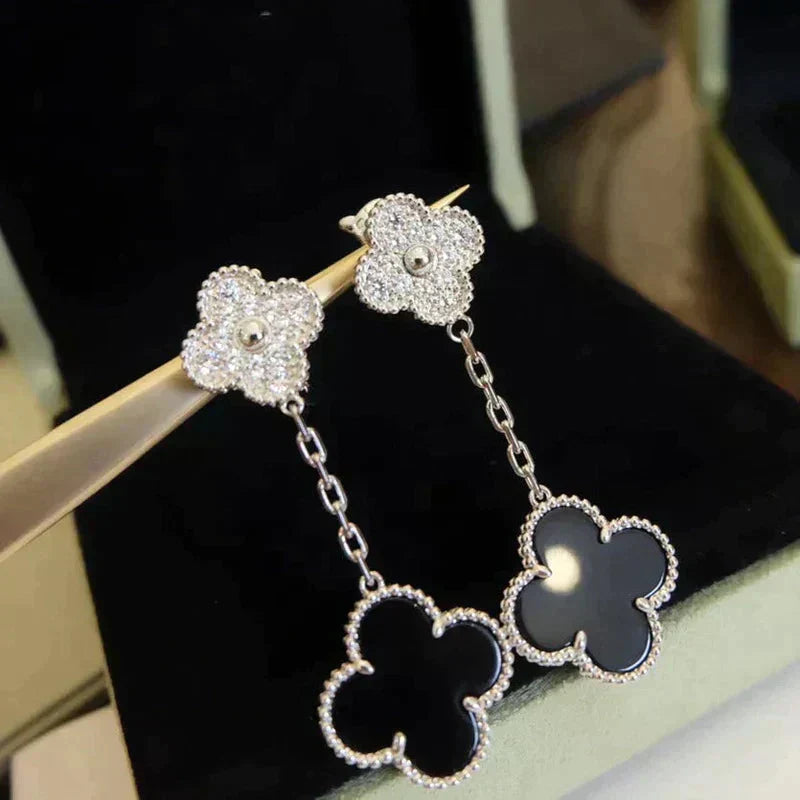 [RAFFINE]CLOVER 2 MOTIFS  DIAMOND ONYX EARRINGS SILVER