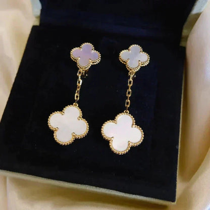 [RAFFINE]CLOVER 2 MOTIF WHITE MOP EARRINGS