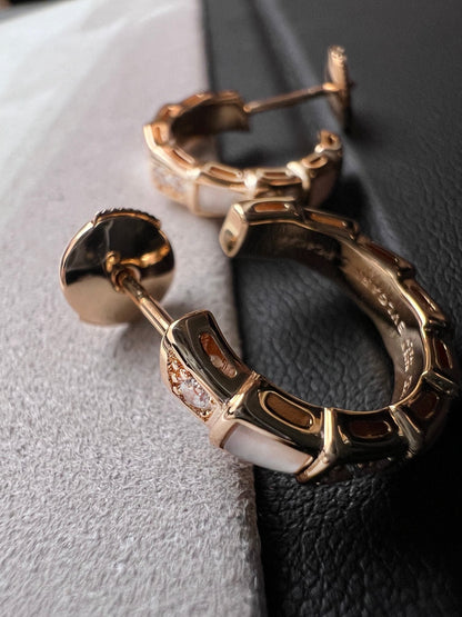 [RAFFINE] PENDIENTES SERPENTI MOP DE ORO ROSA