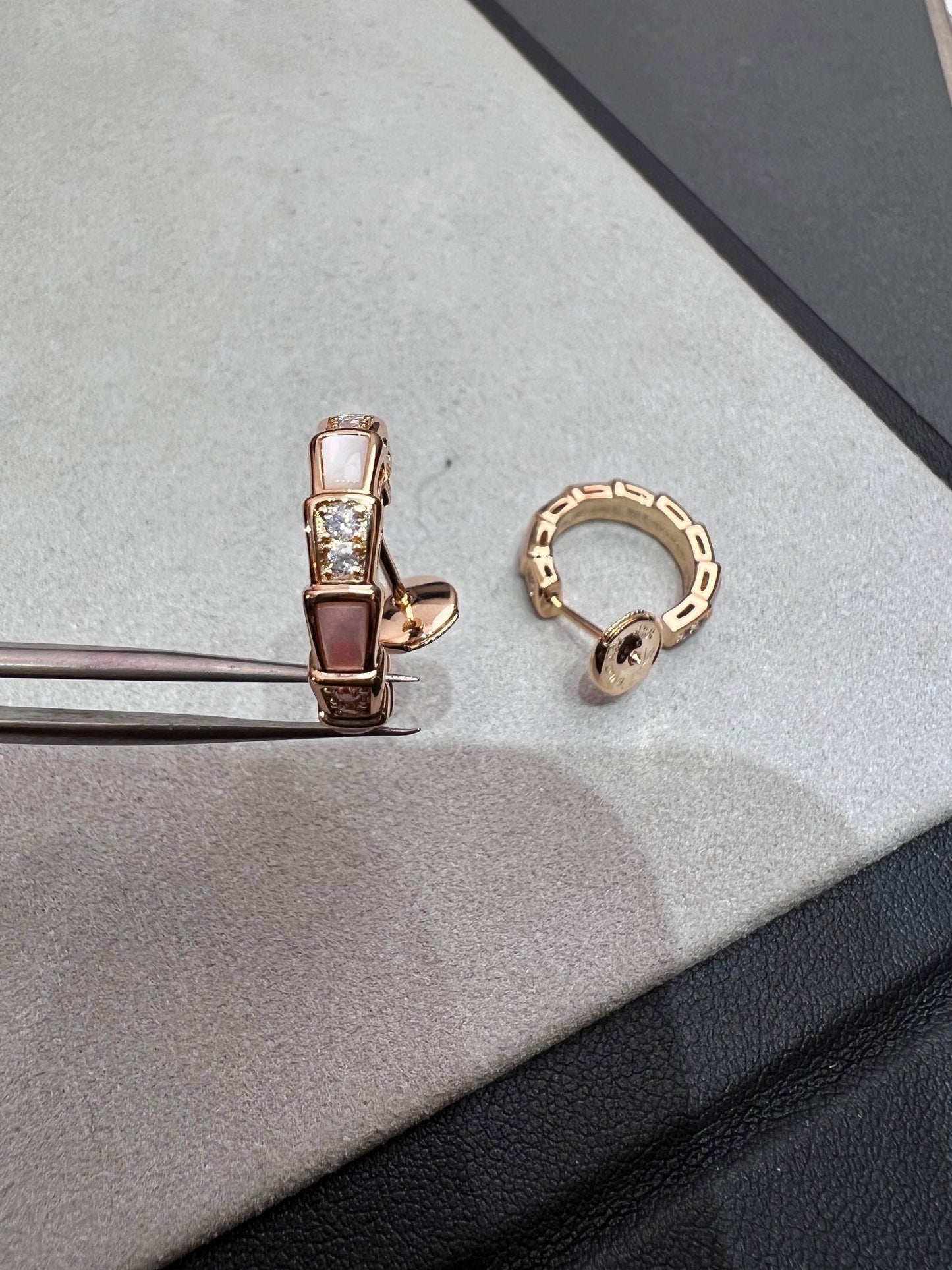 [RAFFINE] PENDIENTES SERPENTI MOP DE ORO ROSA