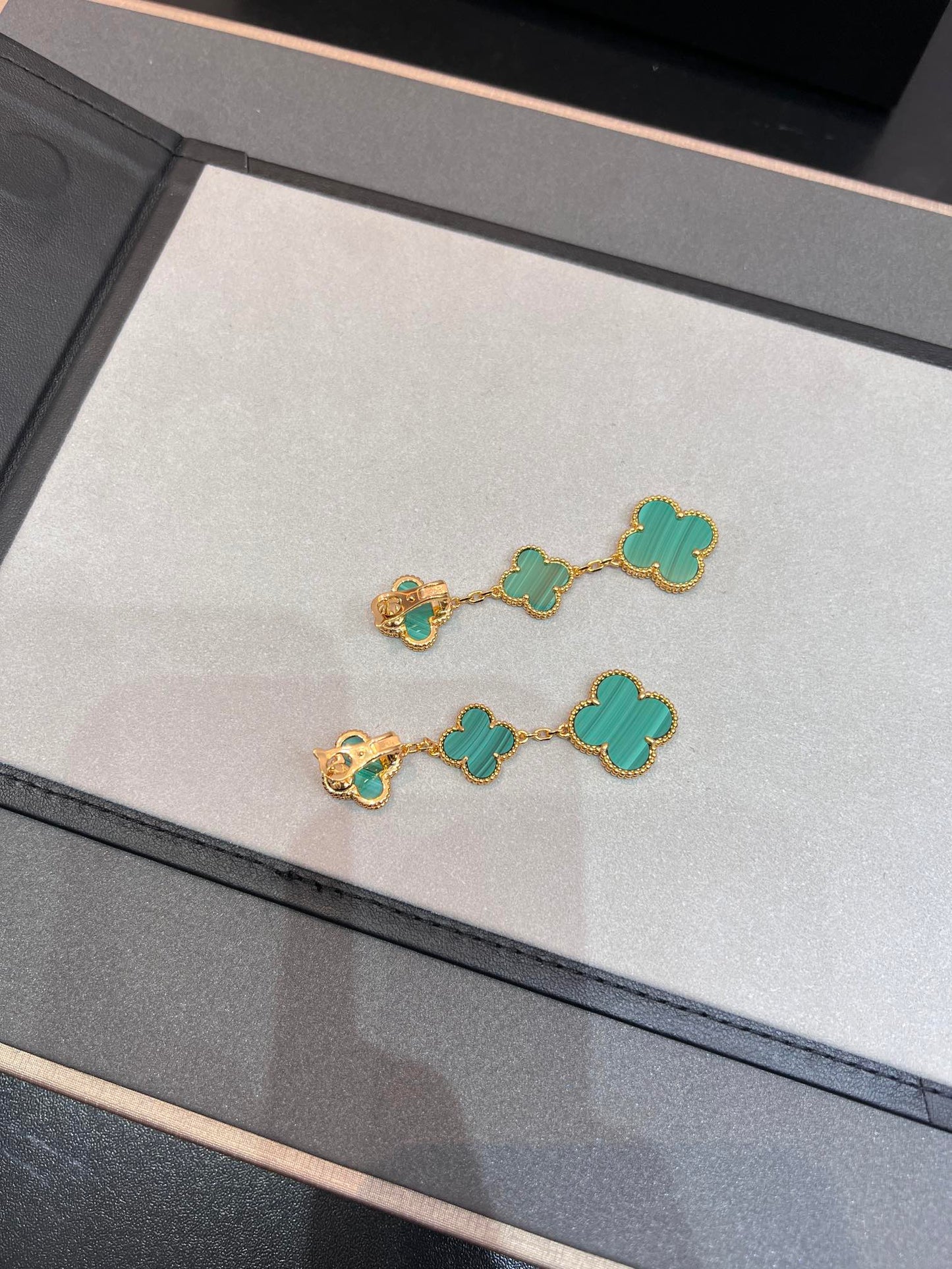 [RAFFINE]CLOVER MALACHITE 3 MOTIFS GOLD