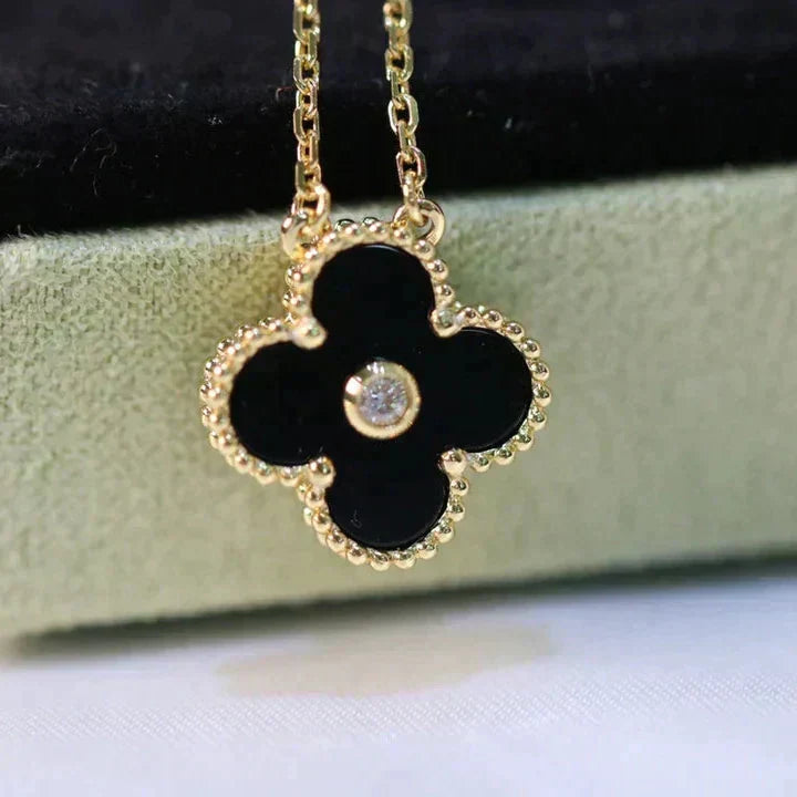 [RAFFINE]CLOVER 15MM DIAMOND ONYX NECKLACE