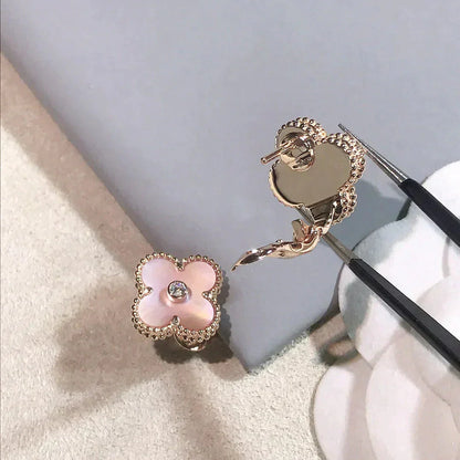[RAFFINE]CLOVER MEDIUM 1 MOTIFS  PINK MOP DIAMOND EARRINGS