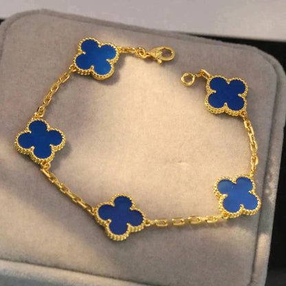 [RAFFINE] PULSERA DE ÁGATA AZUL CON 5 MOTIVOS DE TRÉBOL